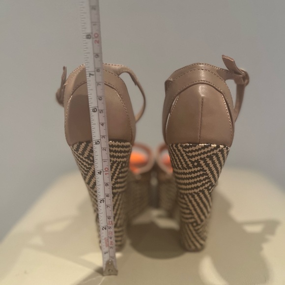 Nude Wedges - Picture 5 of 14